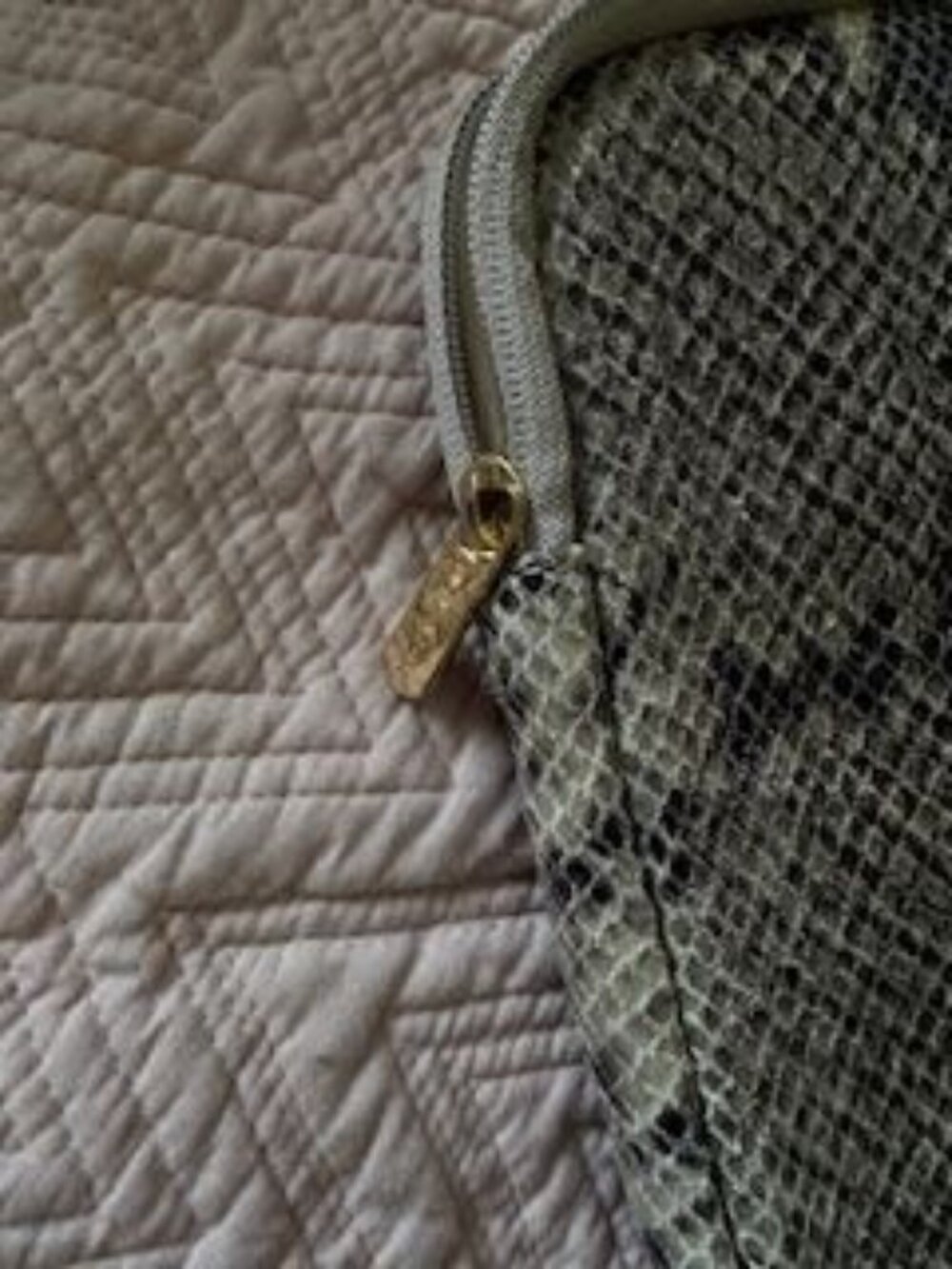 Michael Kors Snakeskin Embossed Zip Around Tablet Case Grey Cream Gold Logo - Picture 4 of 4
